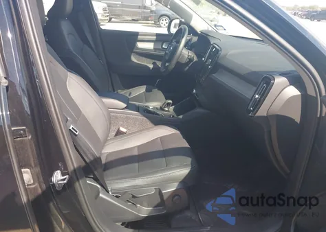 2025 Volvo Xc40 B5 Core Bright Theme from USA, damaged, VIN YV4L12UJXS2557950